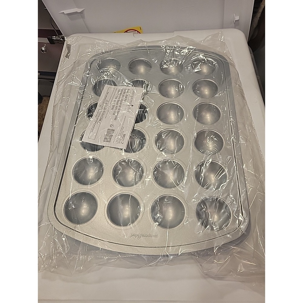 NEW Pampered Chef Cake Pop & DONUT HOLE PAN #100373 Doughnuts Teal Blue